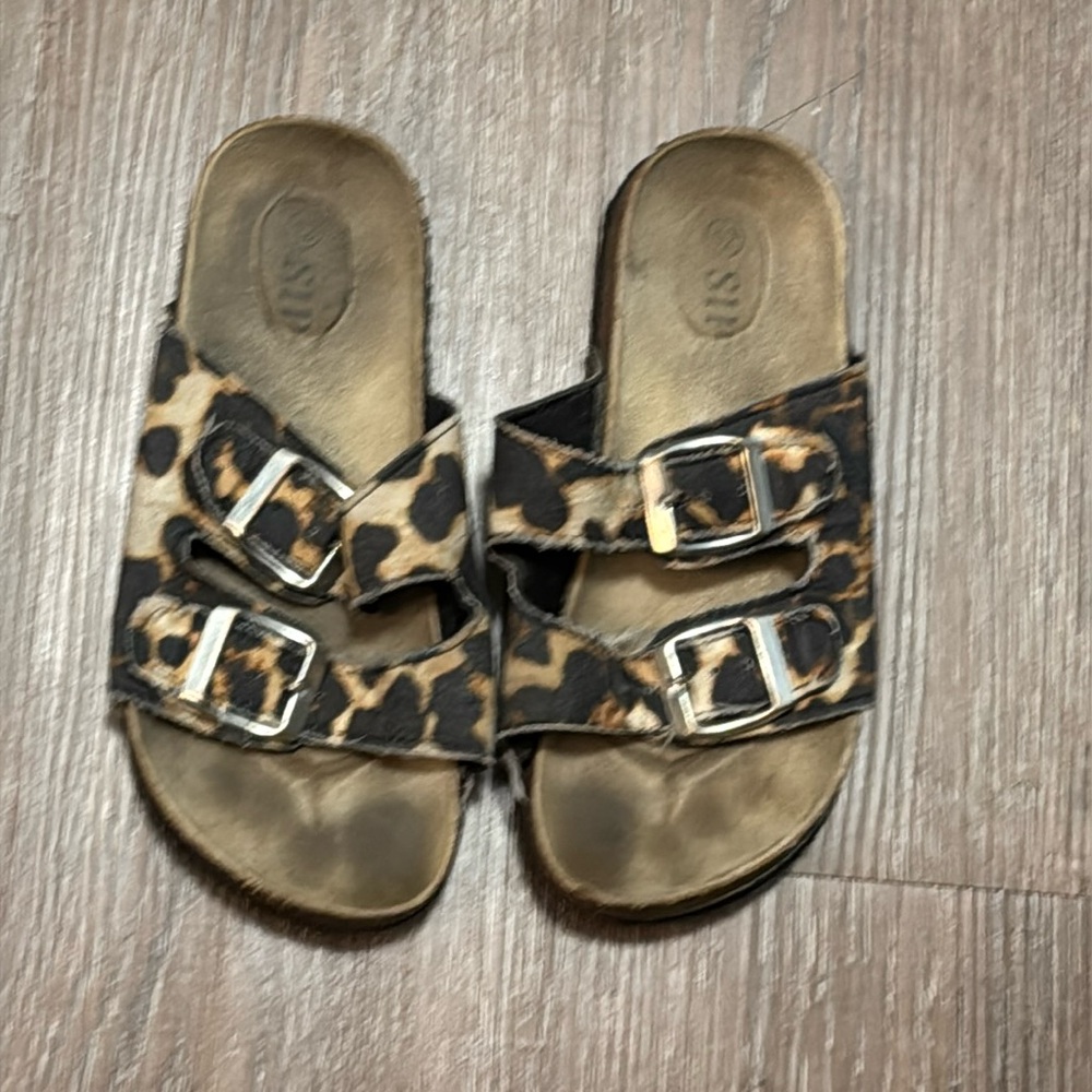 SIP Leopard Size 12 Slip Ons